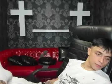Chaturbate Live Sex Cam of clarkbev