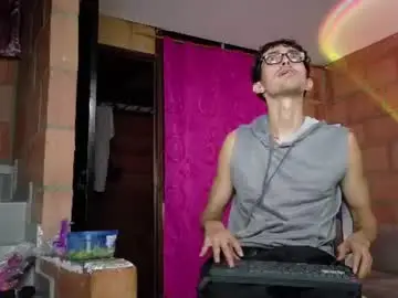 Chaturbate Free Live Porn of jhosuamoore2