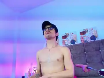 Chaturbate Live Sex Cam of ethan_briggs