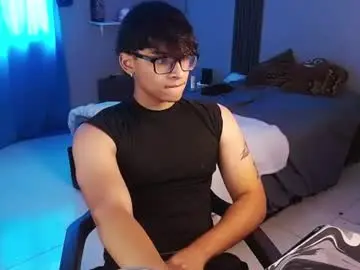 Chaturbate Free Porn Cam of mr_yisuz