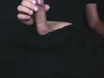 Chaturbate Live Sex Cam of hangman121212