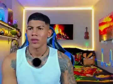 Chaturbate Live Sex Cam of damian_latinxxx