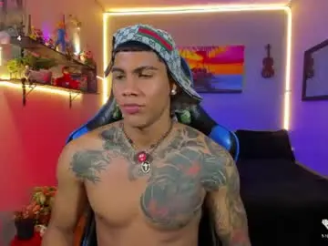 Chaturbate Live Sex Cam of damian_latinxxx