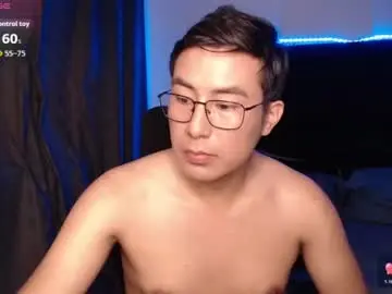 Chaturbate Live Sex Cam of andrewmhilton_