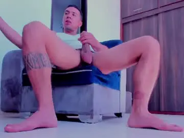 Chaturbate Best live sex cam show of bastian_franco01