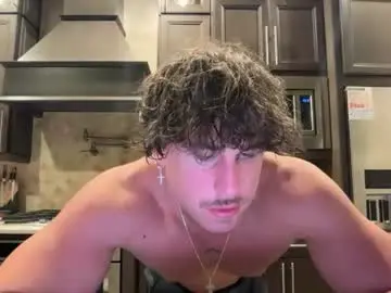 Chaturbate Live Sex Cam of hungkingg22