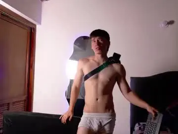 Chaturbate Live Sex Cam of harry_brown2324