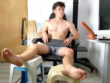 Chaturbate Sex Cam of harry_brown2324