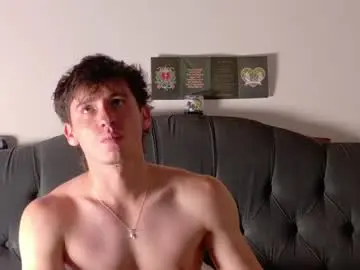 Chaturbate Live Sex Cam of harry_brown2324
