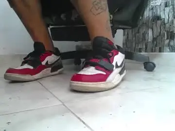 Chaturbate Free Live Porn of srfindomfeet_