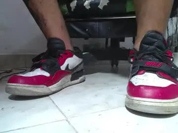 Chaturbate Best live sex cam show of srfindomfeet_