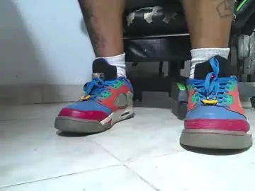 Chaturbate Live Porn of srfindomfeet_