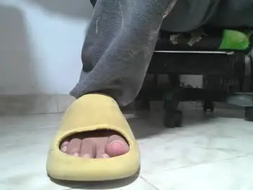 Chaturbate Free Live Porn of srfindomfeet_