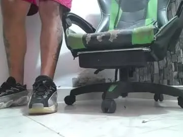 Chaturbate Free Porn Cam of srfindomfeet_