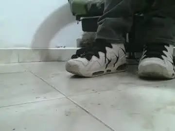 Chaturbate Nude Webcam of srfindomfeet_