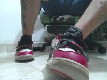 Chaturbate Free Live Porn of srfindomfeet_