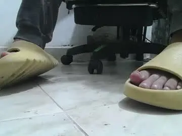 Chaturbate Live Sex of srfindomfeet_