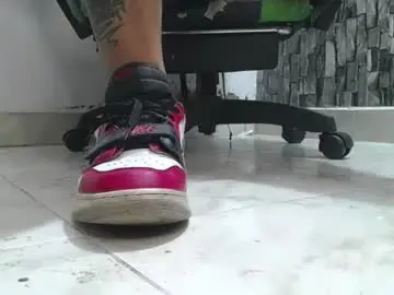 Chaturbate Adult Video Chat of srfindomfeet_