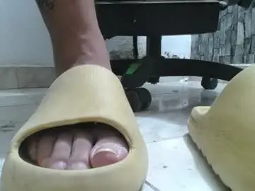 Chaturbate Best Webcam of srfindomfeet_