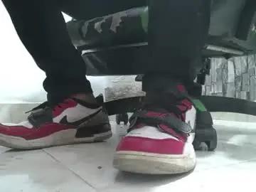 Chaturbate Watch Live Sex Cams of srfindomfeet_