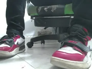 Chaturbate Free Live Porn of srfindomfeet_