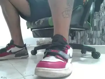 Chaturbate Adult Webcams of srfindomfeet_