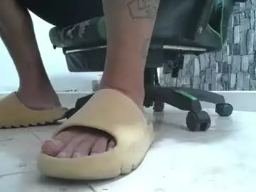 Chaturbate Free Live Porn of srfindomfeet_