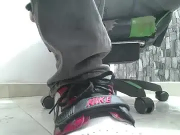 Chaturbate Adult Video Chat of srfindomfeet_