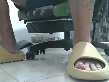 Chaturbate Nude Webcam of srfindomfeet_