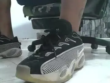 Chaturbate Free Porn Cam of srfindomfeet_
