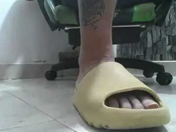 Chaturbate Free Porn Cam of srfindomfeet_