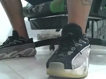 Chaturbate Live Sex of srfindomfeet_