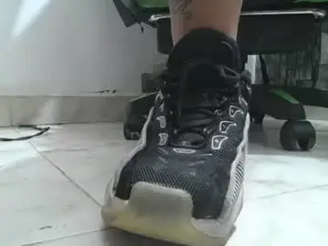 Chaturbate Best live sex cam show of srfindomfeet_