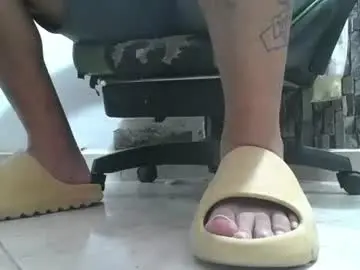 Chaturbate Best live sex cam show of srfindomfeet_