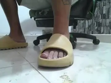 Chaturbate Watch Live Sex Cams of srfindomfeet_