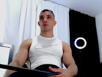 Chaturbate Free Porn Cam of antonywebb94