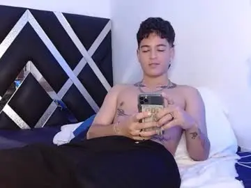 Chaturbate Live Sex Cam of levy_steve