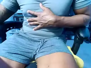 Chaturbate Live Sex of charliesierra310
