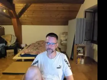 Chaturbate Free Live Porn of supersquirrel81