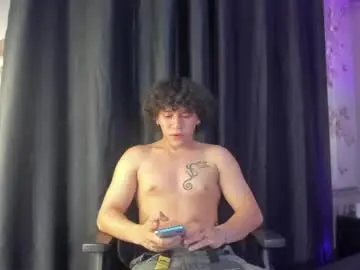 Chaturbate Live Sex Cam of adrian_black86306
