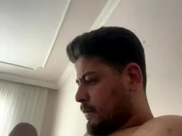 Chaturbate Live Sex of realhornyboy35