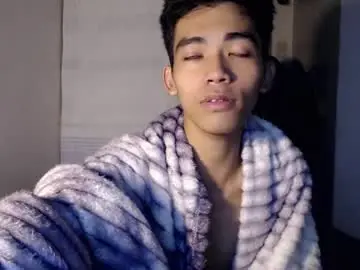 Chaturbate Live Sex Cam of laurence_cuttieguyhere