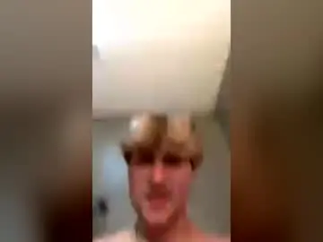 Chaturbate Live Sex Cam of bigskinnyboyshh