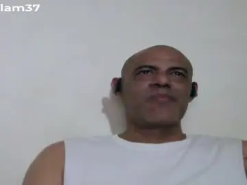 Chaturbate Watch Live Sex Cams of retlam37