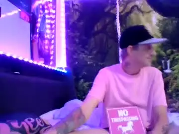 Chaturbate Watch Live Sex Cams of huskyclip70