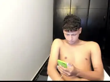 Chaturbate Live Sex Cam of master_billy1