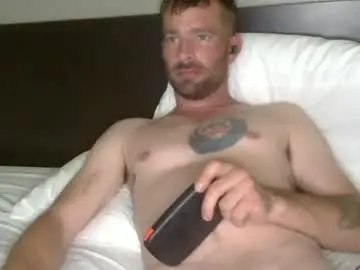 Chaturbate Live Sex Cam of redheadlover828