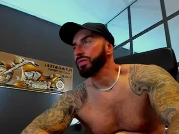Chaturbate Live Sex Cam of arongrant