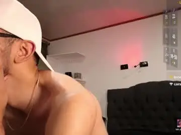 Chaturbate Live Sex of phantom_bigger1