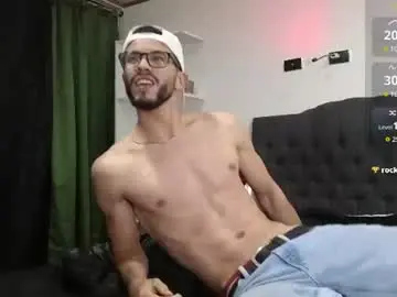 Chaturbate Sex Cam of phantom_bigger1